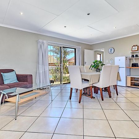 Large 1 Bedroom Cottage, 15 Min From Or Tambo Airport, With Backup Power And Water Germiston Exterior photo